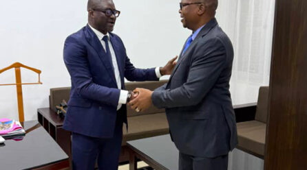 Tête à tête entre le premier questeur de l’assemblée nationale et le ministre conseiller à l’agriculture.