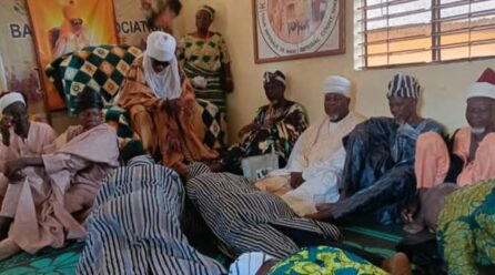 Préparatifs du 14e séminaire de la commission nationale de l’inguistique Baatonu : le comité d’organisation reçoit les bénédictions de l’empereur de Nikki