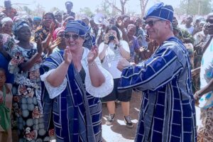 Après don de salle de classe: une équipe de l’ANCB et du consul honoraire du Bénin à Naples visite l’EPP Dèrou Ganro!