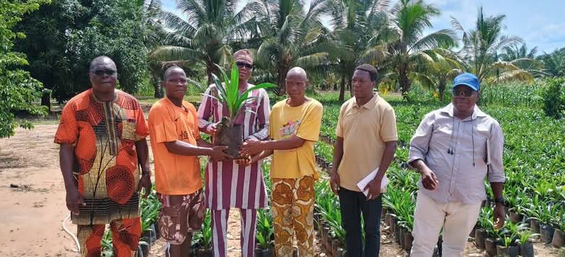 Au contact des acteurs: Le Ministre Conseiller Bio Guèra SACCA KINA révèle le monde rural dans le Zou