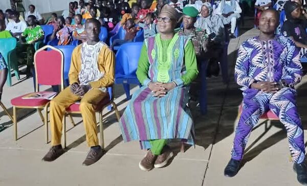 HECM SCHOOL PARTY 2: Le Ministre Conseiller Bio Guèra SACCA KINA invite les jeunes diplômés a entreprendre