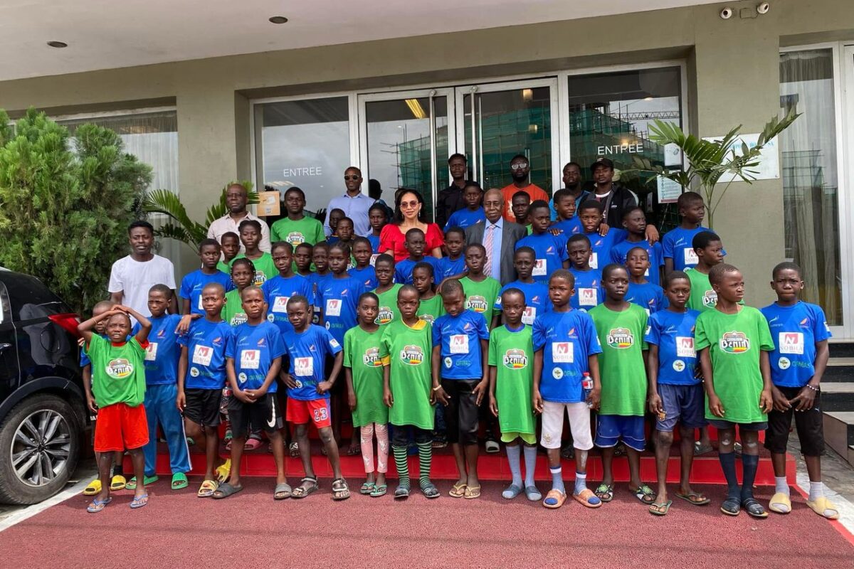 NOBILA AIRPORT HOTEL: les enfants du centre communautaire Eya en immersion