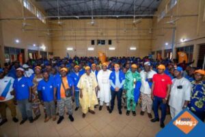 Porto-Novo: Moov Africa Bénin ouvre son cœur aux Zémidjans: des milliers de chemises offertes