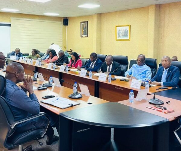 Visite de la délégation gabonaise à la HAAC du Bénin : une mission d’échanges pour une régulation efficace des médias