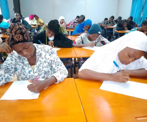 Formation en informatique : les participants de la première vague planchent pour le test final